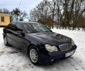 Синий Мерседес Ц-Класс, объемом двигателя 2 л и пробегом 430 тыс. км за 4300 $, фото 1 на Automoto.ua
