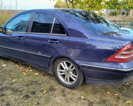 Синій Мерседес Ц-Клас, об'ємом двигуна 2.2 л та пробігом 330 тис. км за 2900 $, фото 13 на Automoto.ua