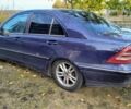 Синій Мерседес Ц-Клас, об'ємом двигуна 2.2 л та пробігом 330 тис. км за 2900 $, фото 13 на Automoto.ua