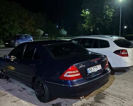 Синий Мерседес Ц-Класс, объемом двигателя 2 л и пробегом 320 тыс. км за 2500 $, фото 9 на Automoto.ua