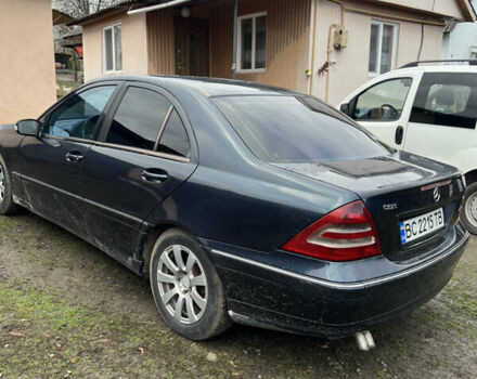 Синий Мерседес Ц-Класс, объемом двигателя 2.15 л и пробегом 394 тыс. км за 3500 $, фото 3 на Automoto.ua