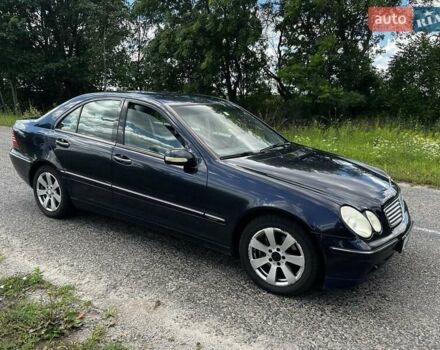 Синій Мерседес Ц-Клас, об'ємом двигуна 2 л та пробігом 340 тис. км за 4400 $, фото 4 на Automoto.ua