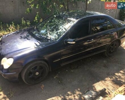 Синий Мерседес Ц-Класс, объемом двигателя 2 л и пробегом 320 тыс. км за 2500 $, фото 5 на Automoto.ua