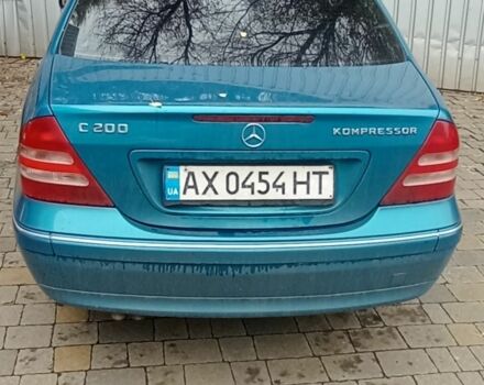 Синий Мерседес Ц-Класс, объемом двигателя 2 л и пробегом 293 тыс. км за 5500 $, фото 3 на Automoto.ua