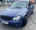 Синій Мерседес Ц-Клас, об'ємом двигуна 2 л та пробігом 330 тис. км за 4500 $, фото 1 на Automoto.ua
