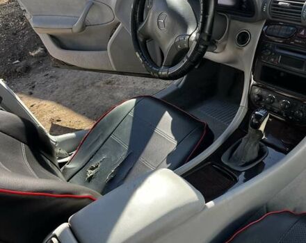 Синій Мерседес Ц-Клас, об'ємом двигуна 2 л та пробігом 340 тис. км за 4400 $, фото 1 на Automoto.ua
