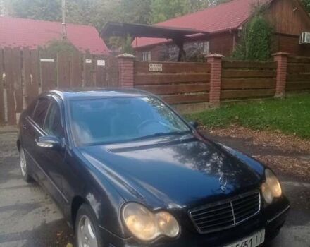 Синій Мерседес Ц-Клас, об'ємом двигуна 2.15 л та пробігом 360 тис. км за 2999 $, фото 12 на Automoto.ua