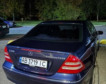 Синий Мерседес Ц-Класс, объемом двигателя 2 л и пробегом 320 тыс. км за 2500 $, фото 3 на Automoto.ua