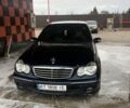 Синій Мерседес Ц-Клас, об'ємом двигуна 2 л та пробігом 300 тис. км за 4500 $, фото 1 на Automoto.ua