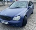 Синій Мерседес Ц-Клас, об'ємом двигуна 2 л та пробігом 330 тис. км за 4500 $, фото 1 на Automoto.ua