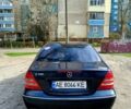 Синій Мерседес Ц-Клас, об'ємом двигуна 2 л та пробігом 300 тис. км за 4500 $, фото 2 на Automoto.ua