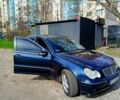 Синій Мерседес Ц-Клас, об'ємом двигуна 2 л та пробігом 300 тис. км за 4500 $, фото 9 на Automoto.ua