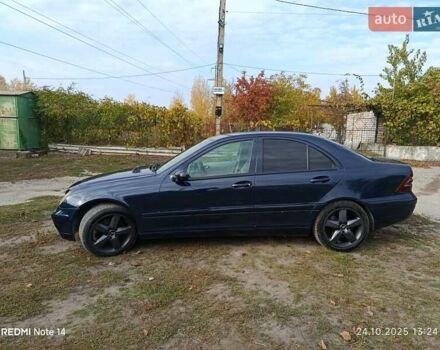 Мерседес Ц-Клас 2000 у Кам'янське (Дніпродзержинськ) на Automoto.ua Синій Мерседес Ц-Клас, об'ємом двигуна 2.15 л та пробігом 330 тис. км за 4450 $, фото 4 на Automoto.ua