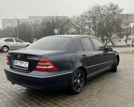 Синій Мерседес Ц-Клас, об'ємом двигуна 2 л та пробігом 320 тис. км за 2500 $, фото 3 на Automoto.ua