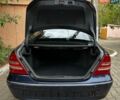 Синій Мерседес Ц-Клас, об'ємом двигуна 2 л та пробігом 295 тис. км за 5500 $, фото 6 на Automoto.ua