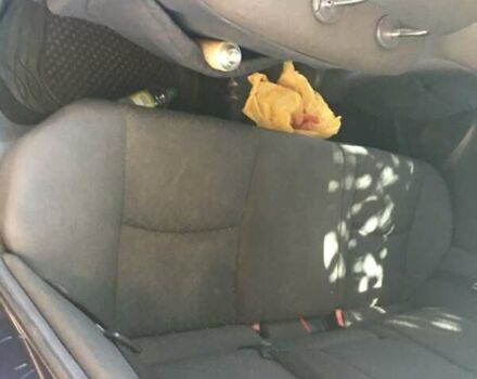 Синий Мерседес Ц-Класс, объемом двигателя 2 л и пробегом 320 тыс. км за 2500 $, фото 10 на Automoto.ua