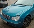 Синий Мерседес Ц-Класс, объемом двигателя 2 л и пробегом 293 тыс. км за 5500 $, фото 1 на Automoto.ua