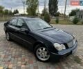 Синій Мерседес Ц-Клас, об'ємом двигуна 2 л та пробігом 295 тис. км за 5500 $, фото 1 на Automoto.ua