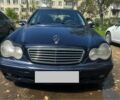 Синій Мерседес Ц-Клас, об'ємом двигуна 2 л та пробігом 388 тис. км за 3500 $, фото 4 на Automoto.ua