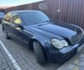 Синій Мерседес Ц-Клас, об'ємом двигуна 2 л та пробігом 343 тис. км за 4700 $, фото 2 на Automoto.ua