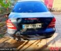 Синий Мерседес Ц-Класс, объемом двигателя 2 л и пробегом 112 тыс. км за 2200 $, фото 2 на Automoto.ua