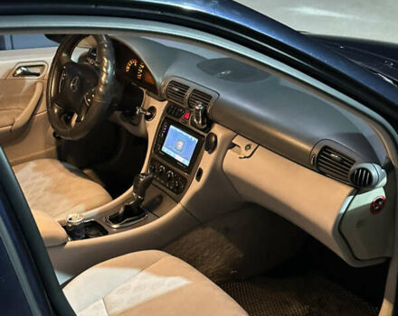 Синий Мерседес Ц-Класс, объемом двигателя 2.15 л и пробегом 563 тыс. км за 6300 $, фото 10 на Automoto.ua