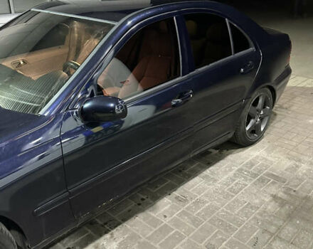 Синий Мерседес Ц-Класс, объемом двигателя 2.15 л и пробегом 563 тыс. км за 6300 $, фото 3 на Automoto.ua