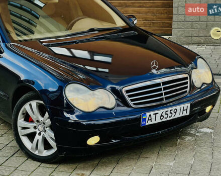 Синій Мерседес Ц-Клас, об'ємом двигуна 2 л та пробігом 295 тис. км за 3499 $, фото 10 на Automoto.ua