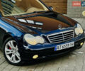 Синій Мерседес Ц-Клас, об'ємом двигуна 2 л та пробігом 295 тис. км за 3499 $, фото 10 на Automoto.ua