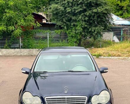 Синий Мерседес Ц-Класс, объемом двигателя 2 л и пробегом 270 тыс. км за 3300 $, фото 3 на Automoto.ua