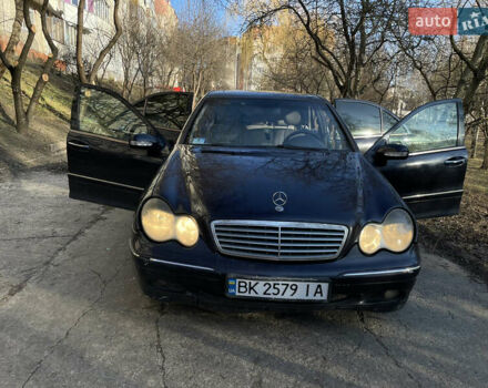 Синій Мерседес Ц-Клас, об'ємом двигуна 2.15 л та пробігом 300 тис. км за 4300 $, фото 9 на Automoto.ua