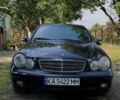 Синий Мерседес Ц-Класс, объемом двигателя 2.1 л и пробегом 276 тыс. км за 3500 $, фото 1 на Automoto.ua