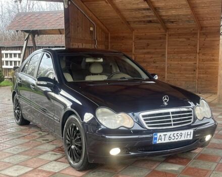 Синий Мерседес Ц-Класс, объемом двигателя 2 л и пробегом 250 тыс. км за 4250 $, фото 6 на Automoto.ua