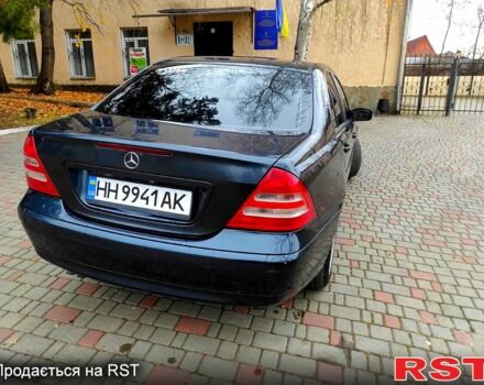 Синій Мерседес Ц-Клас, об'ємом двигуна 2 л та пробігом 268 тис. км за 4100 $, фото 3 на Automoto.ua