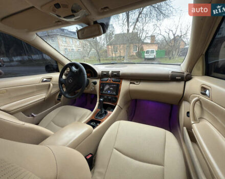 Синій Мерседес Ц-Клас, об'ємом двигуна 2 л та пробігом 305 тис. км за 4000 $, фото 16 на Automoto.ua