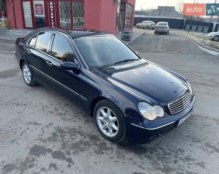 Синий Мерседес Ц-Класс, объемом двигателя 2.69 л и пробегом 380 тыс. км за 5000 $, фото 4 на Automoto.ua