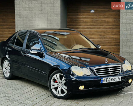 Синій Мерседес Ц-Клас, об'ємом двигуна 2 л та пробігом 295 тис. км за 3499 $, фото 3 на Automoto.ua