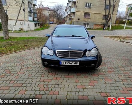 Синій Мерседес Ц-Клас, об'ємом двигуна 2 л та пробігом 268 тис. км за 4100 $, фото 2 на Automoto.ua