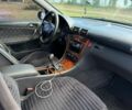 Синий Мерседес Ц-Класс, объемом двигателя 2 л и пробегом 262 тыс. км за 3600 $, фото 7 на Automoto.ua