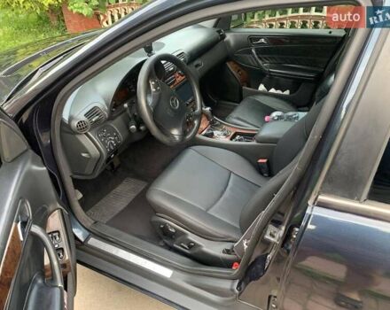 Синій Мерседес Ц-Клас, об'ємом двигуна 2.15 л та пробігом 330 тис. км за 5600 $, фото 9 на Automoto.ua