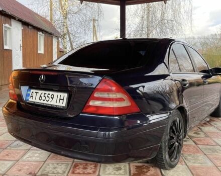 Синий Мерседес Ц-Класс, объемом двигателя 2 л и пробегом 250 тыс. км за 4250 $, фото 3 на Automoto.ua