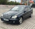 Синий Мерседес Ц-Класс, объемом двигателя 2 л и пробегом 275 тыс. км за 4299 $, фото 1 на Automoto.ua