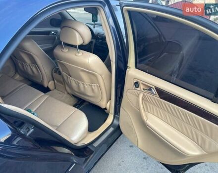 Синий Мерседес Ц-Класс, объемом двигателя 2.69 л и пробегом 380 тыс. км за 5000 $, фото 17 на Automoto.ua