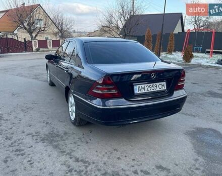 Синий Мерседес Ц-Класс, объемом двигателя 2.69 л и пробегом 380 тыс. км за 5000 $, фото 1 на Automoto.ua