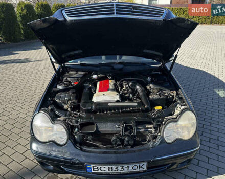 Синій Мерседес Ц-Клас, об'ємом двигуна 2 л та пробігом 260 тис. км за 4300 $, фото 9 на Automoto.ua