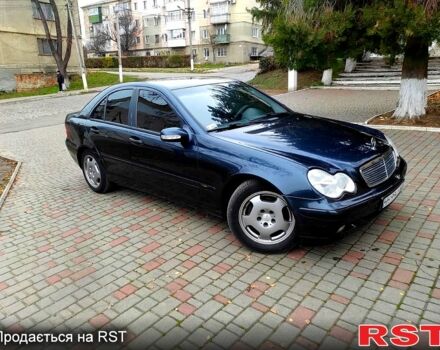 Синій Мерседес Ц-Клас, об'ємом двигуна 2 л та пробігом 268 тис. км за 4100 $, фото 6 на Automoto.ua