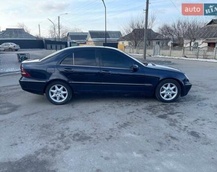 Синий Мерседес Ц-Класс, объемом двигателя 2.69 л и пробегом 380 тыс. км за 5000 $, фото 3 на Automoto.ua