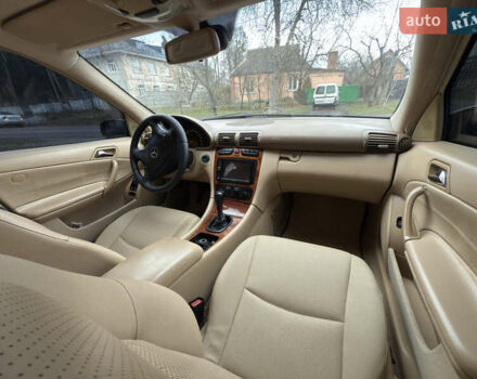 Синій Мерседес Ц-Клас, об'ємом двигуна 2 л та пробігом 305 тис. км за 4000 $, фото 22 на Automoto.ua