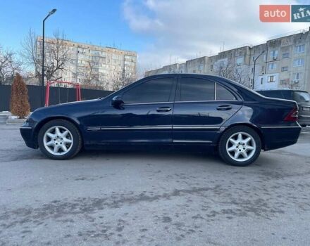 Синий Мерседес Ц-Класс, объемом двигателя 2.69 л и пробегом 380 тыс. км за 5000 $, фото 13 на Automoto.ua