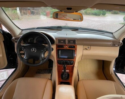 Синий Мерседес Ц-Класс, объемом двигателя 2 л и пробегом 250 тыс. км за 4250 $, фото 20 на Automoto.ua